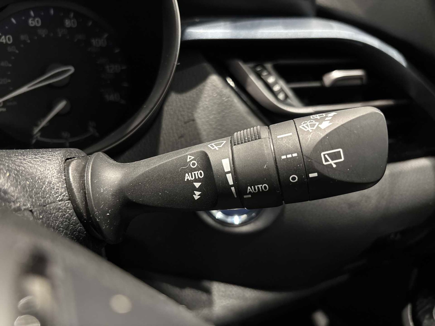 Used Toyota C-HR 2022 for sale - 77662553: Photo 25