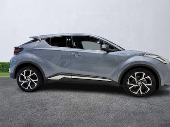 Used Toyota C-HR 2022 for sale - 77662553: Photo
