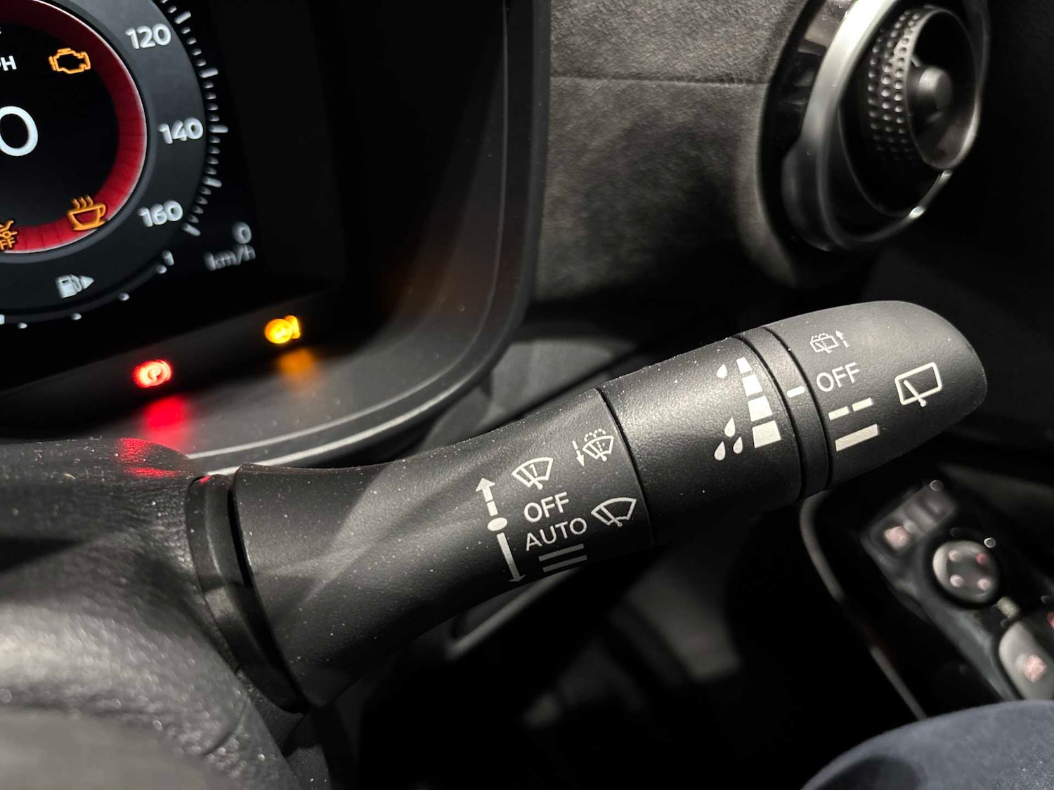 Used Nissan Juke 2025 for sale - 77001905: Photo 24