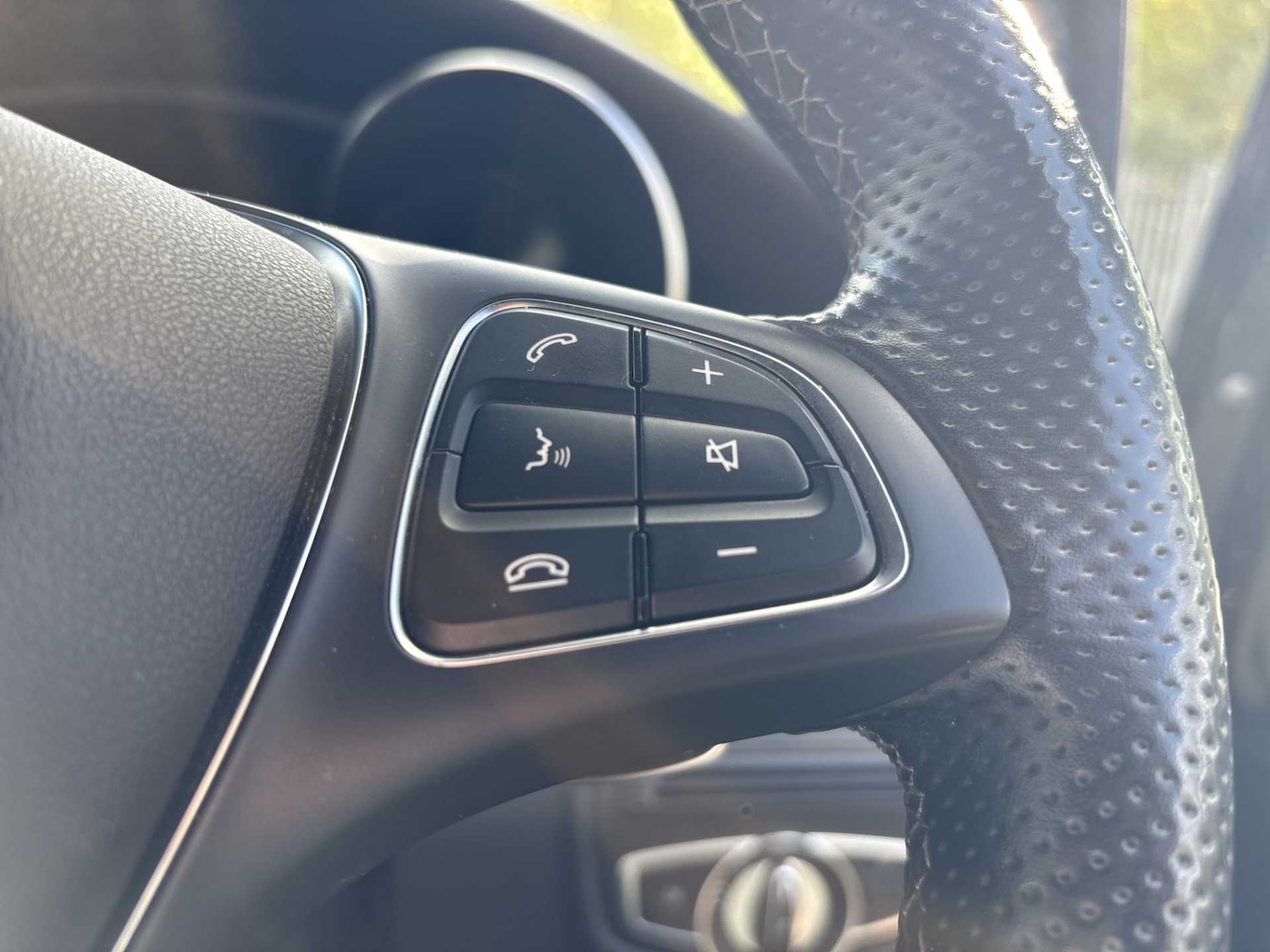 Used Mercedes-Benz V-Class 2023 for sale - 76219168: Photo 23