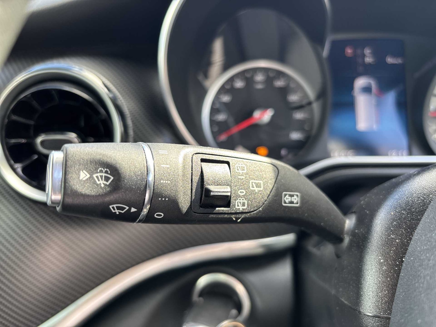 Used Mercedes-Benz V-Class 2023 for sale - 76219168: Photo 26