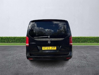 Used Mercedes-Benz V-Class 2023 for sale - 76219168: Photo 4