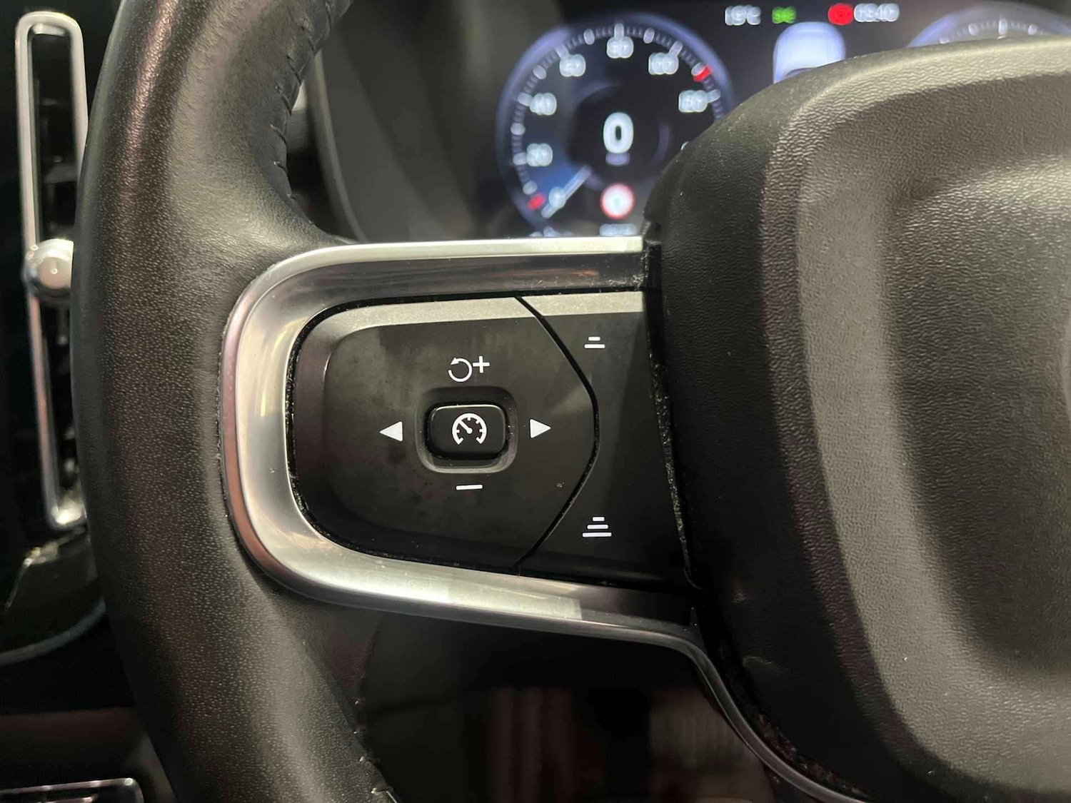 Used Volvo XC40 2020 for sale - 76919000: Photo 24