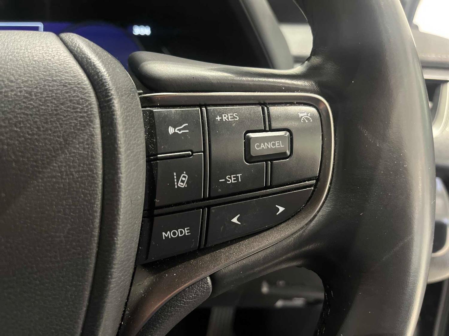 Used Lexus UX 2023 for sale - 76982905: Photo 23