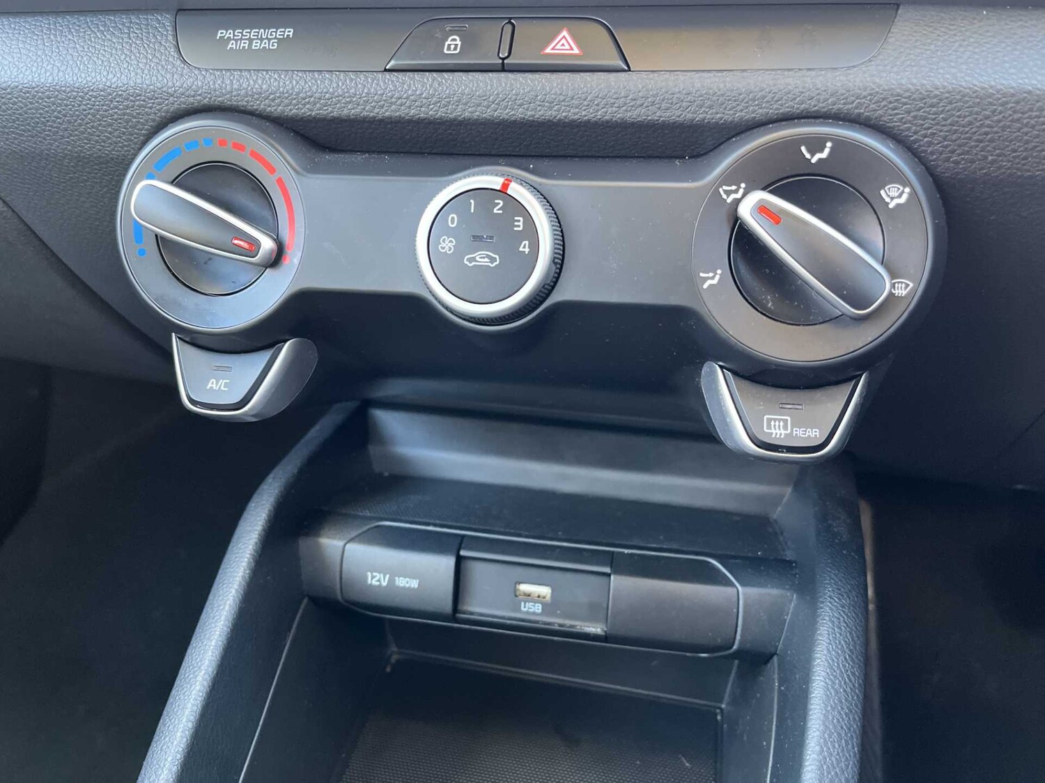 Used Kia Stonic 2025 for sale - 76402455: Photo 11