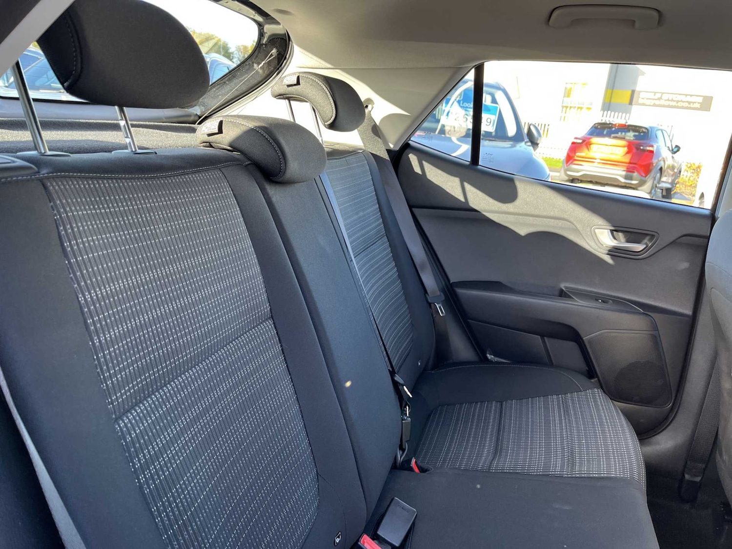 Used Kia Stonic 2025 for sale - 76402455: Photo 15