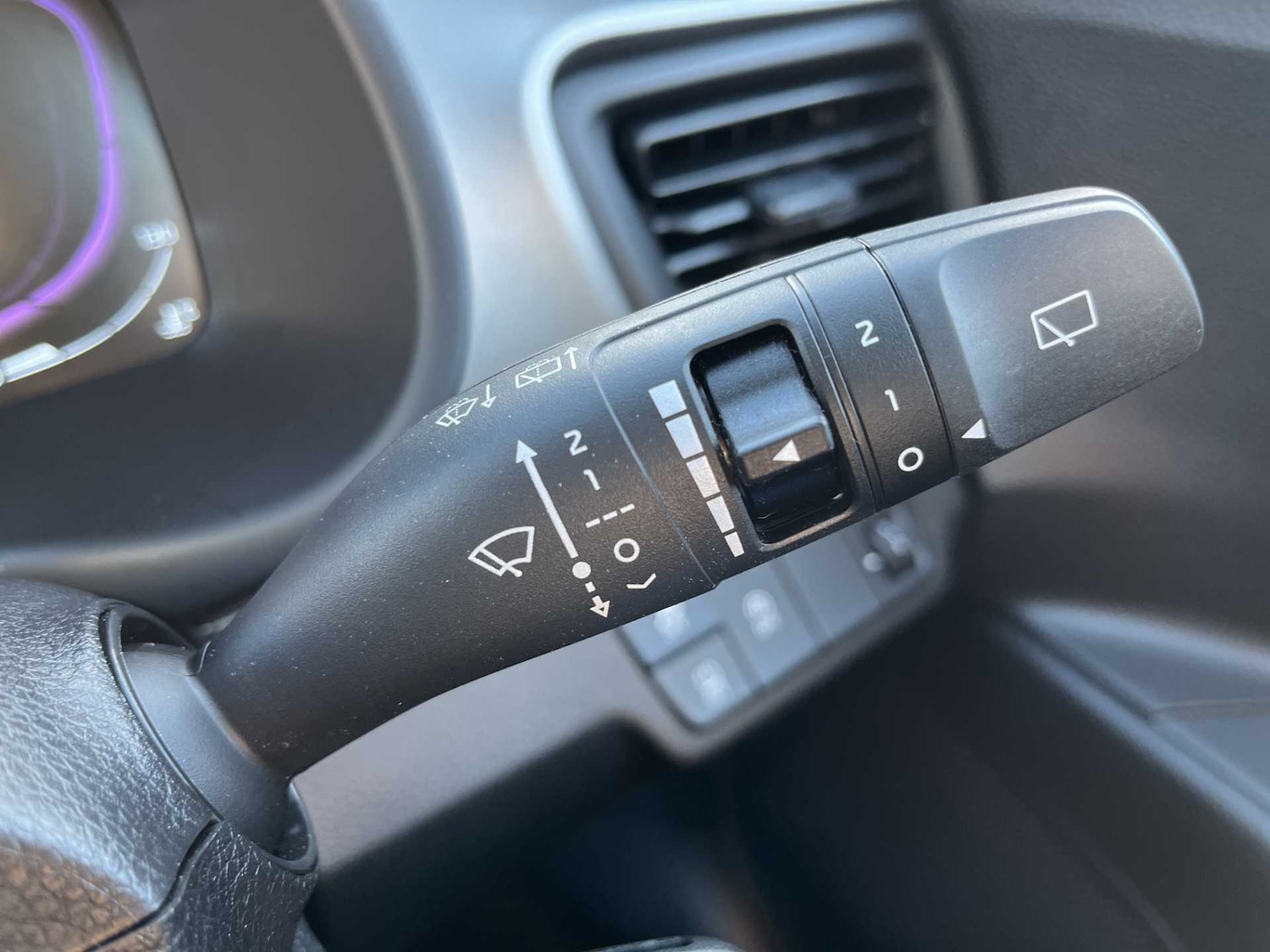 Used Kia Stonic 2025 for sale - 76402455: Photo 25