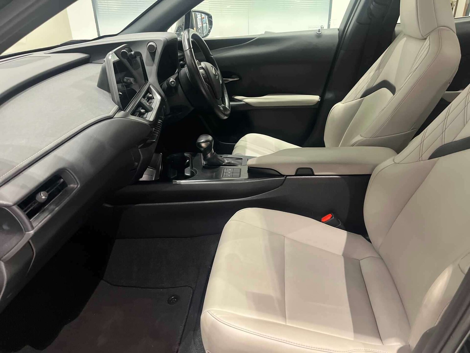 Used Lexus UX 2023 for sale - 77487464: Photo 7