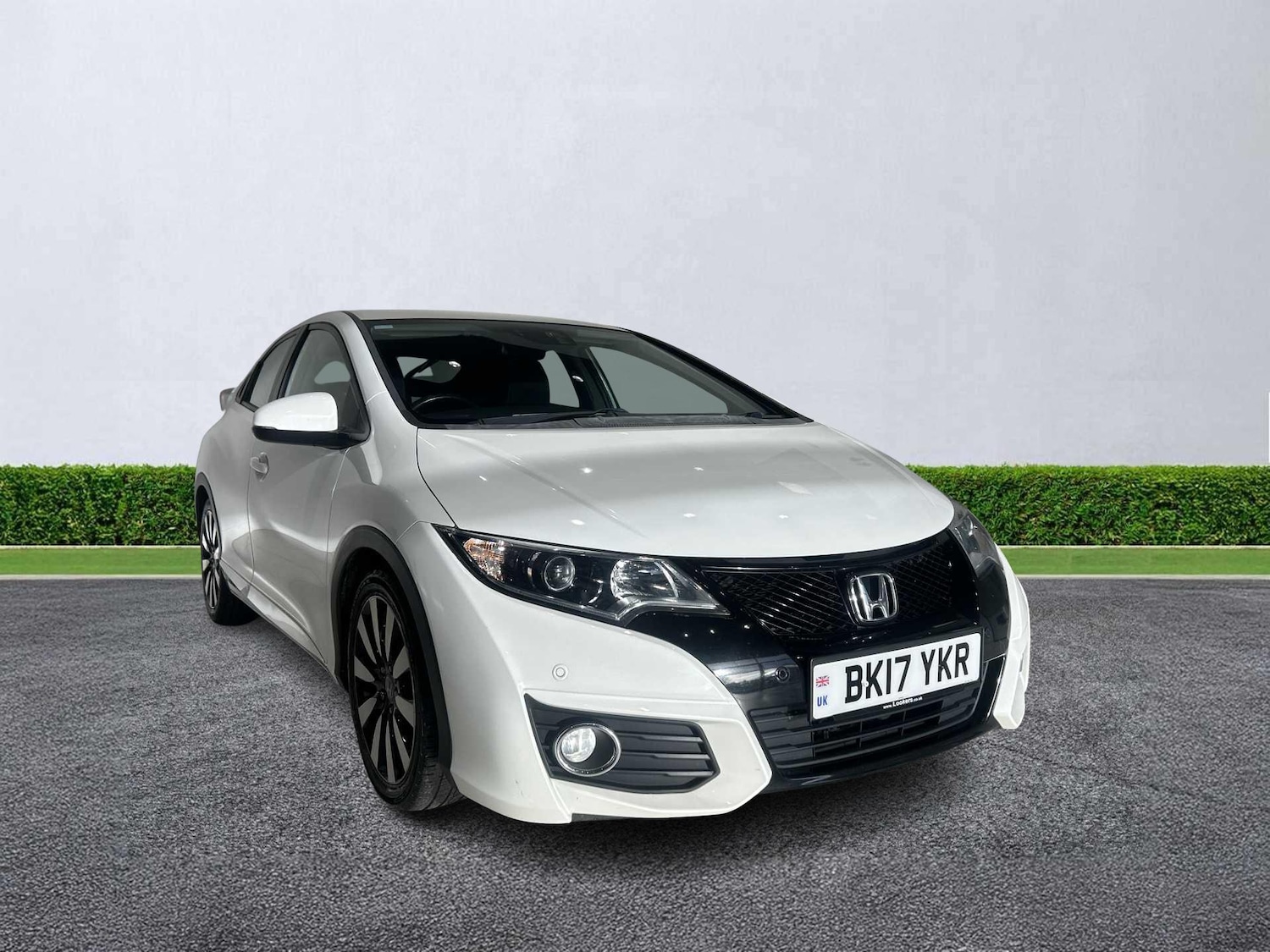 Used Honda Civic 2017 for sale - 76605611: Photo 1