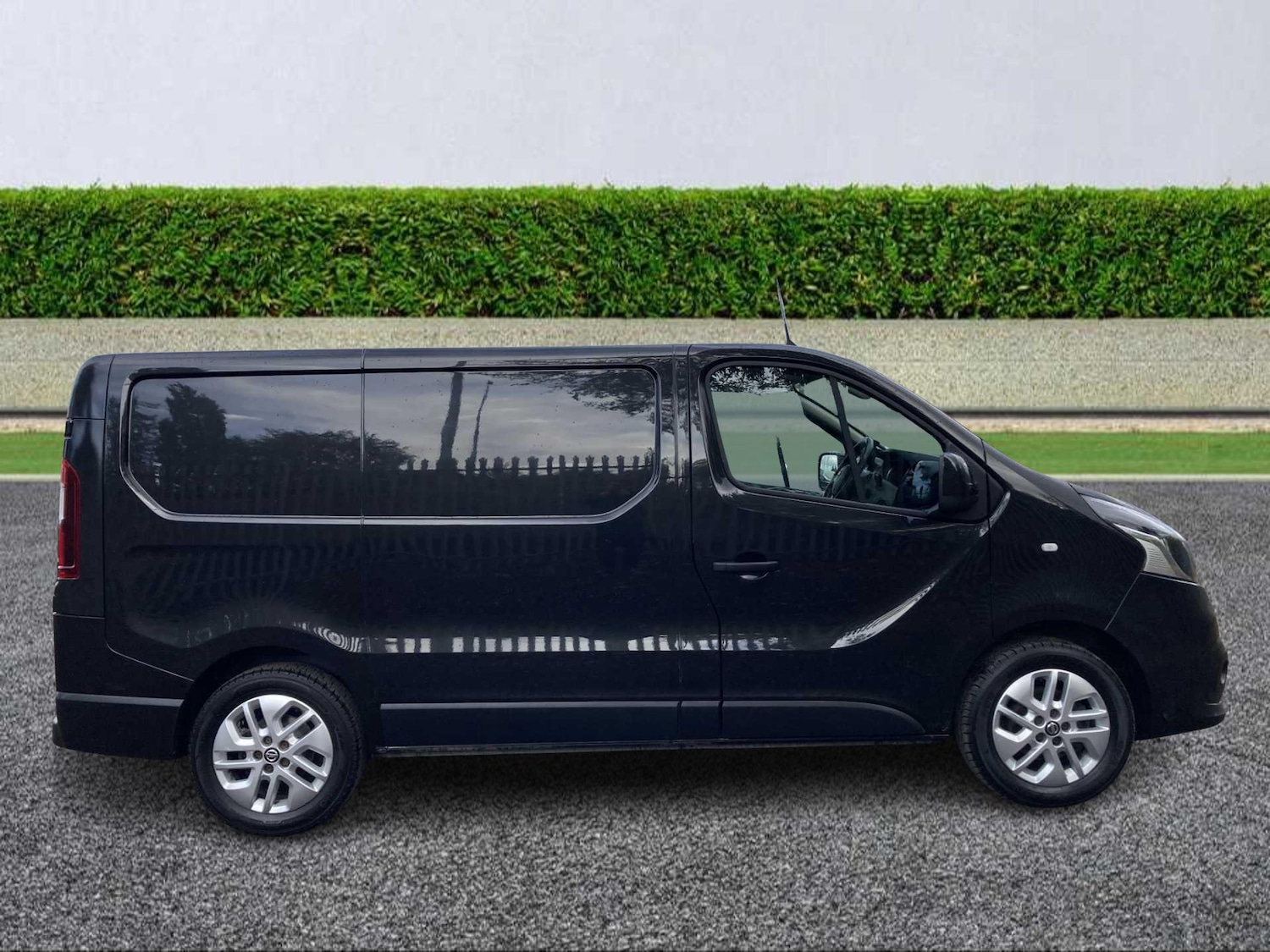 Used Nissan NV300 2021 for sale - 76310121: Photo 3