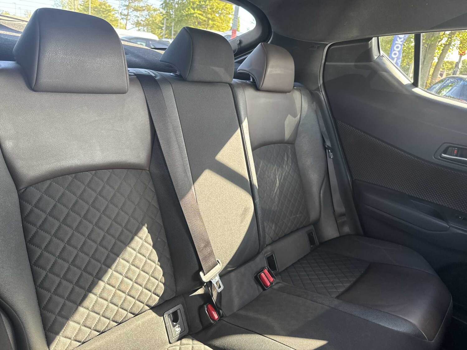 Used Toyota C-HR 2017 for sale - 76547743: Photo 15