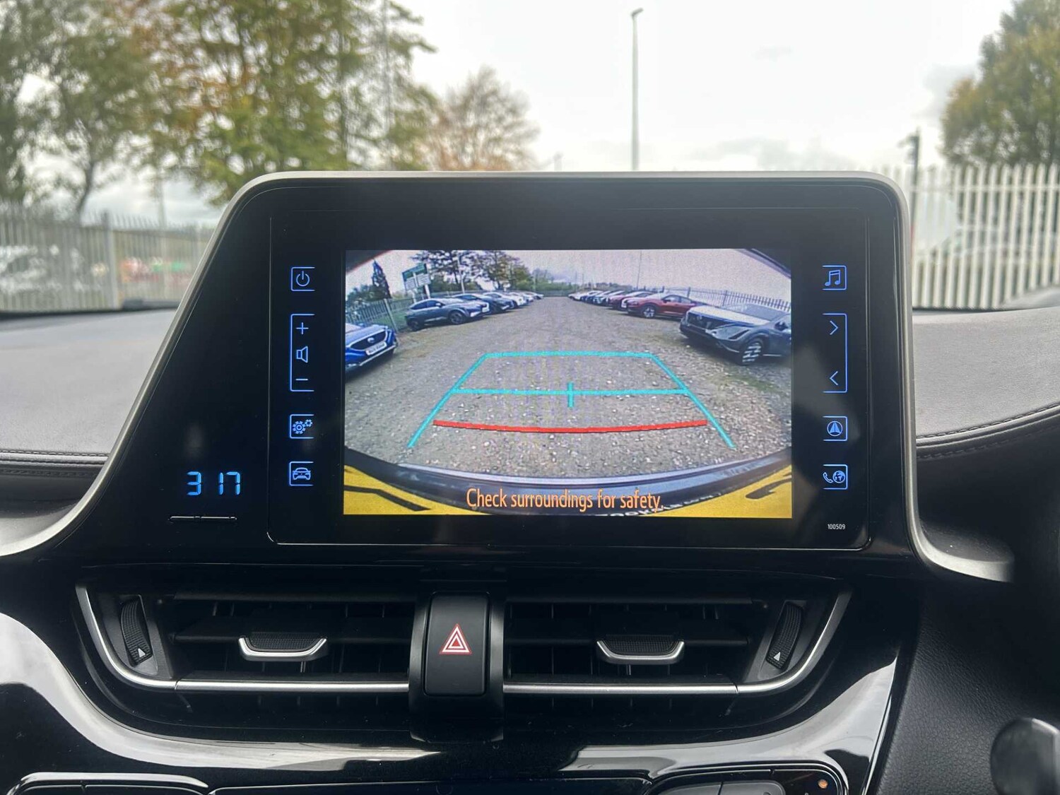 Used Toyota C-HR 2017 for sale - 76547743: Photo 21