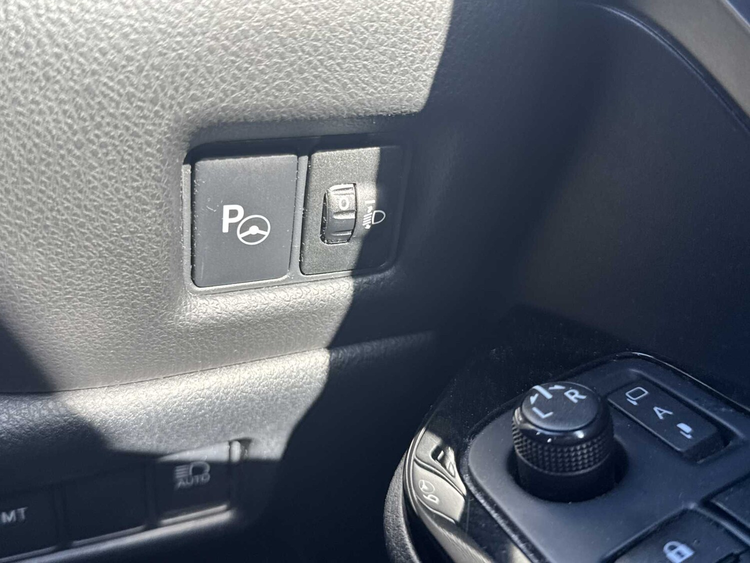 Used Toyota C-HR 2017 for sale - 76547743: Photo 29