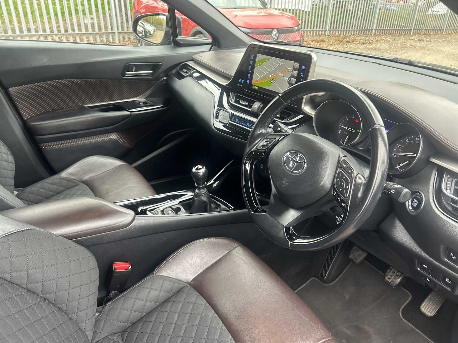 Used Toyota C-HR 2017 for sale - 76547743: Photo 7