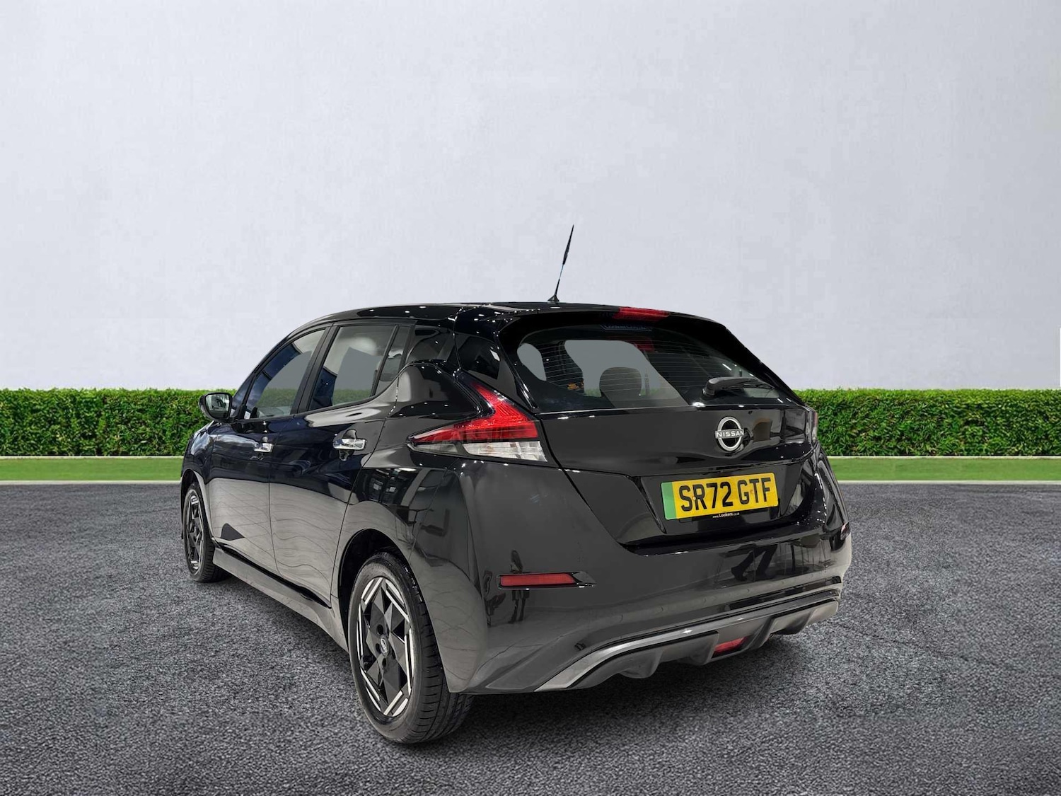 Used Nissan Leaf 2022 for sale - 77489983: Photo 2