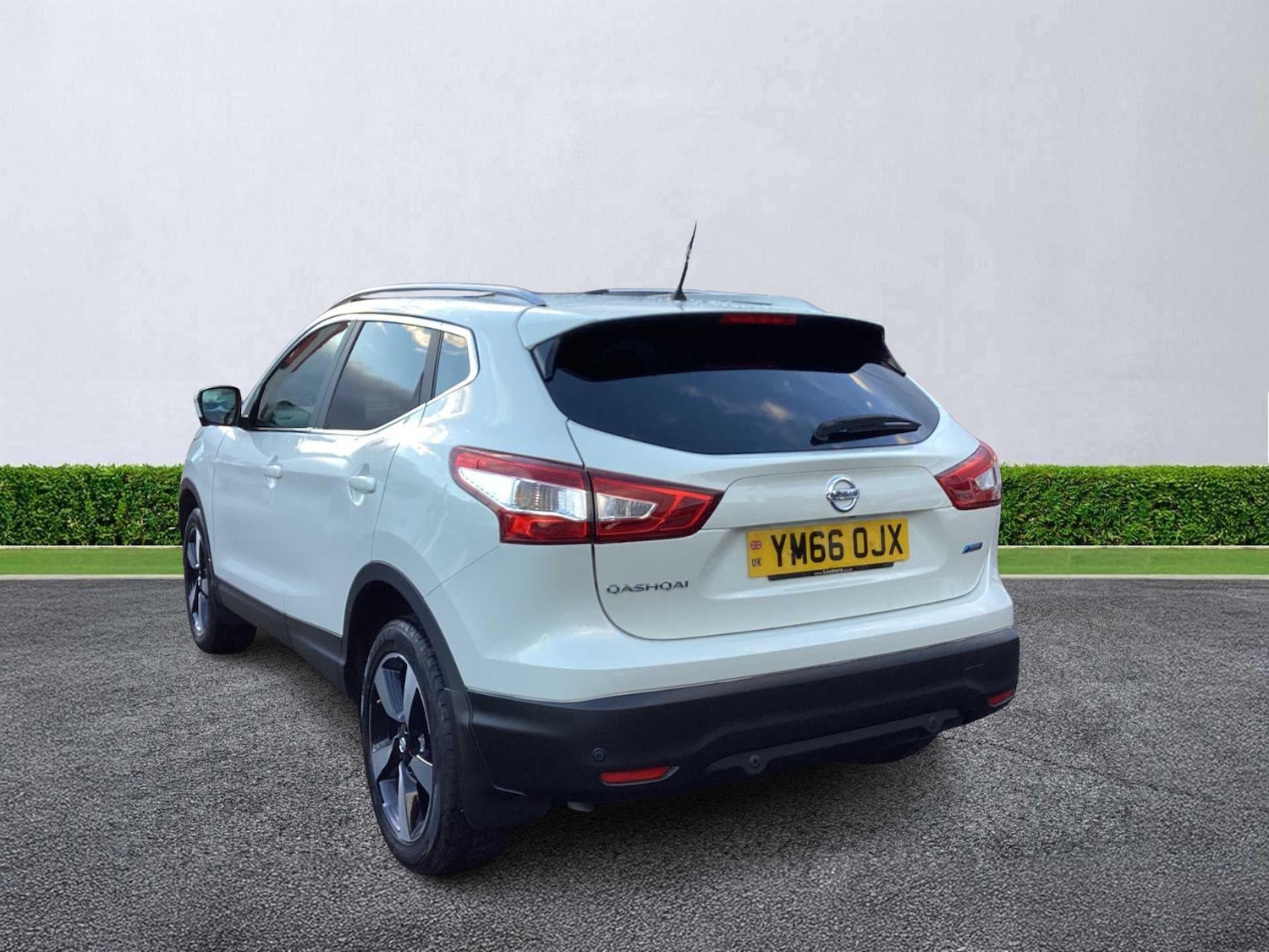 Used Nissan Qashqai 2016 for sale - 76982899: Photo 2