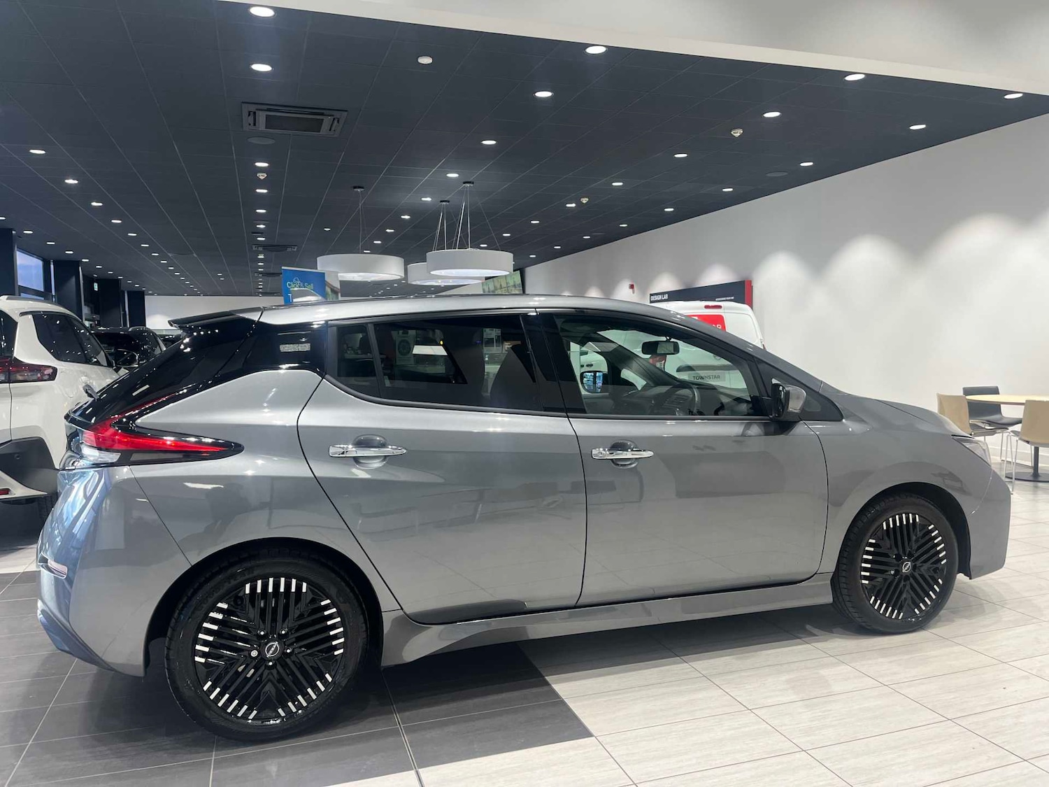 Used Nissan Leaf 2023 for sale - 77635491: Photo 3