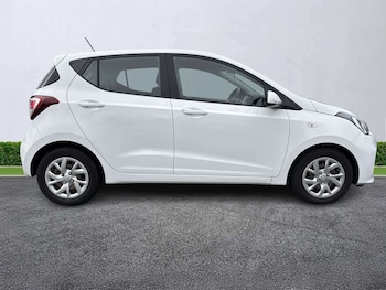 Used Hyundai i10 2019 for sale - 79439094: Photo