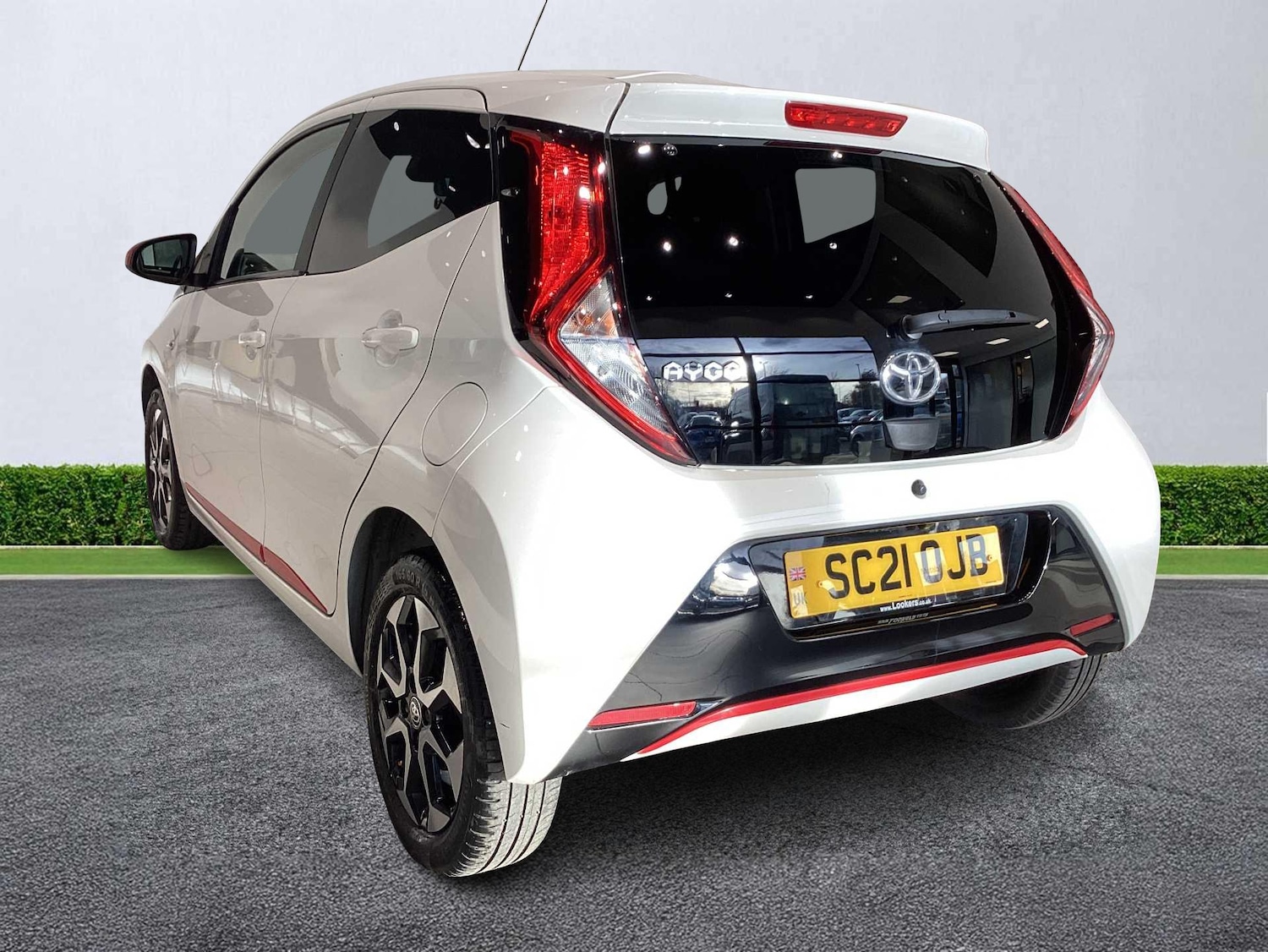Used Toyota AYGO 2021 for sale - 76749003: Photo 2