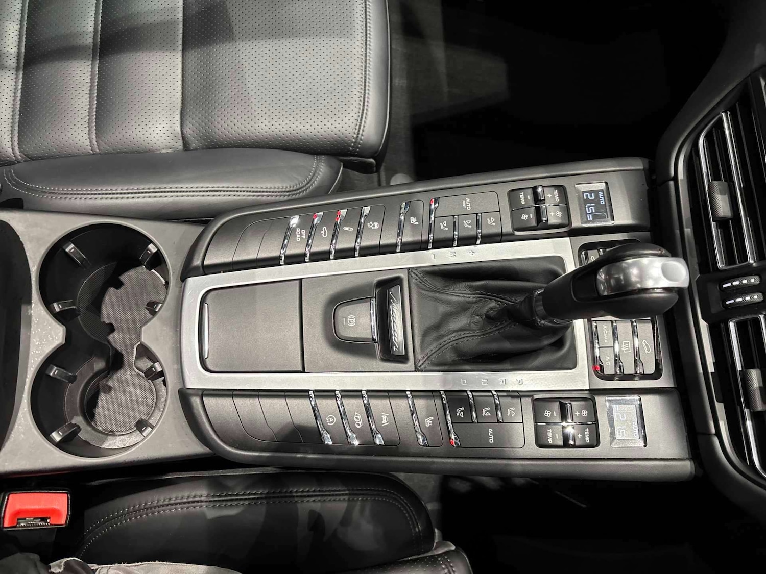 Used Porsche Macan 2020 for sale - 76809431: Photo 12