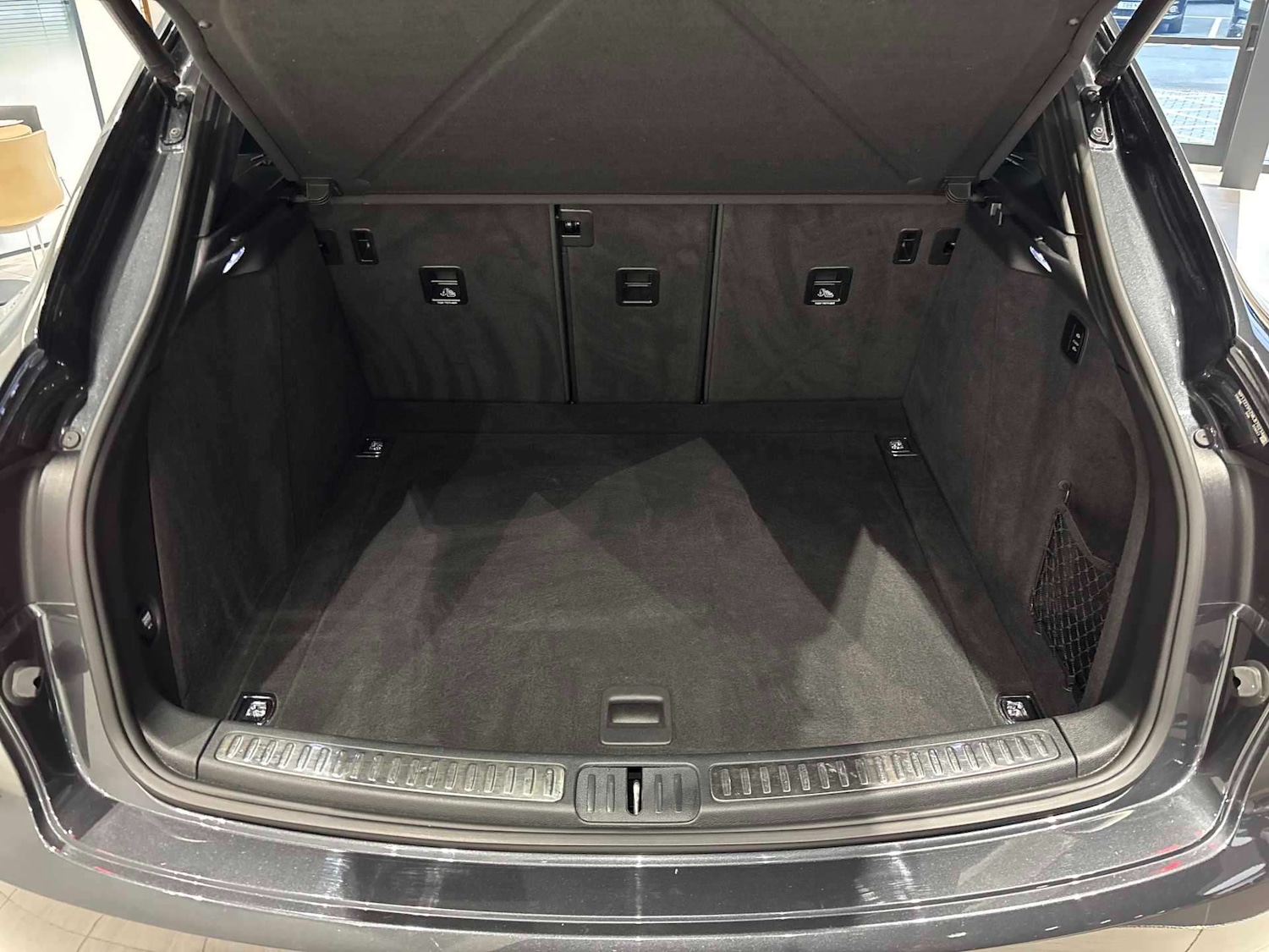 Used Porsche Macan 2020 for sale - 76809431: Photo 16