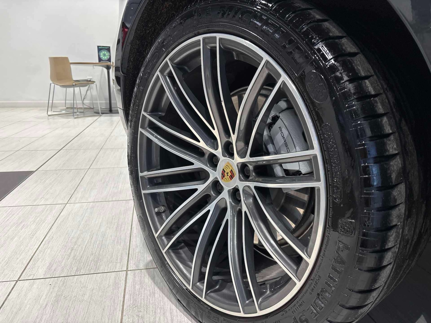 Used Porsche Macan 2020 for sale - 76809431: Photo 31