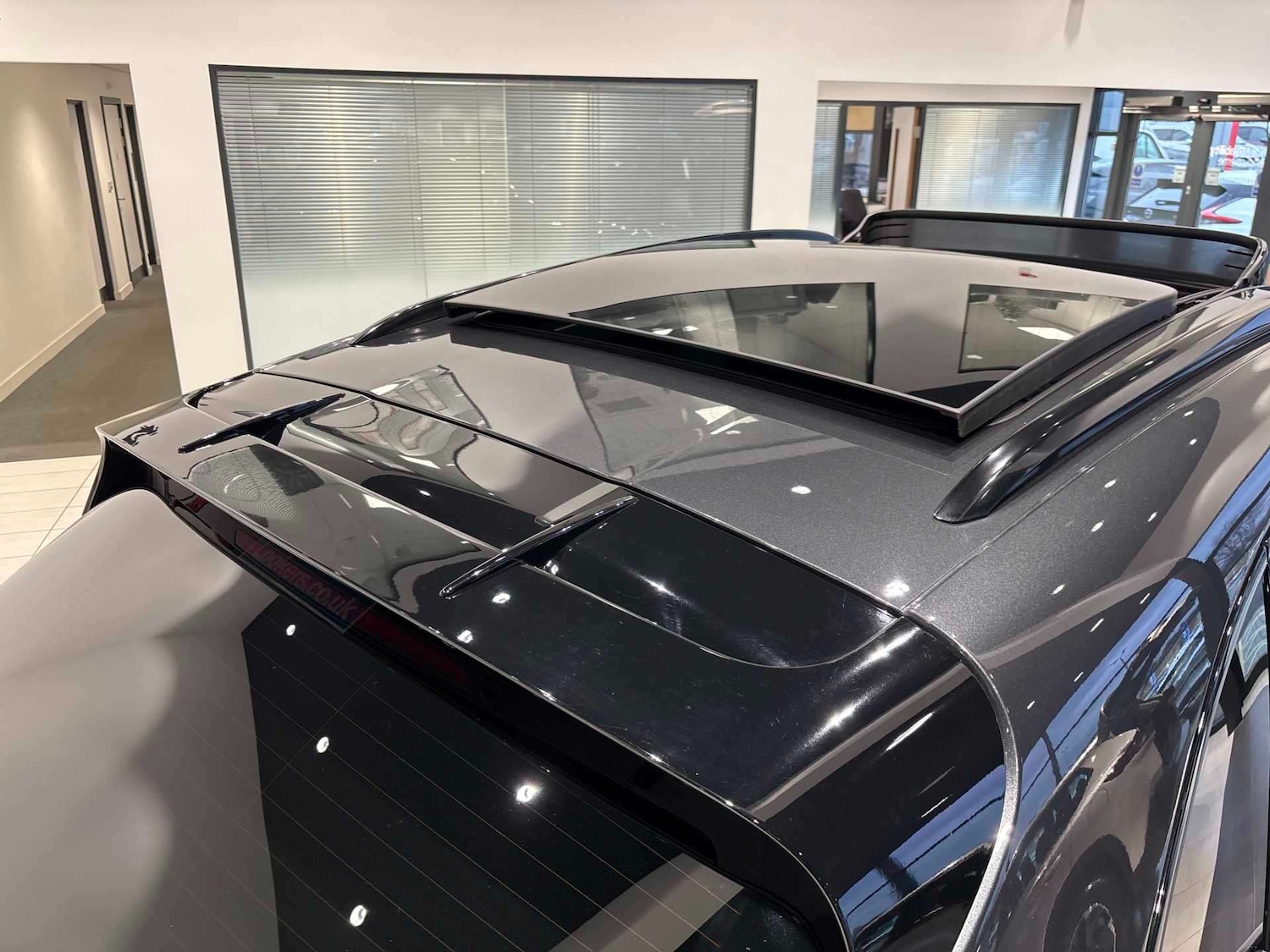 Used Porsche Macan 2020 for sale - 76809431: Photo 32