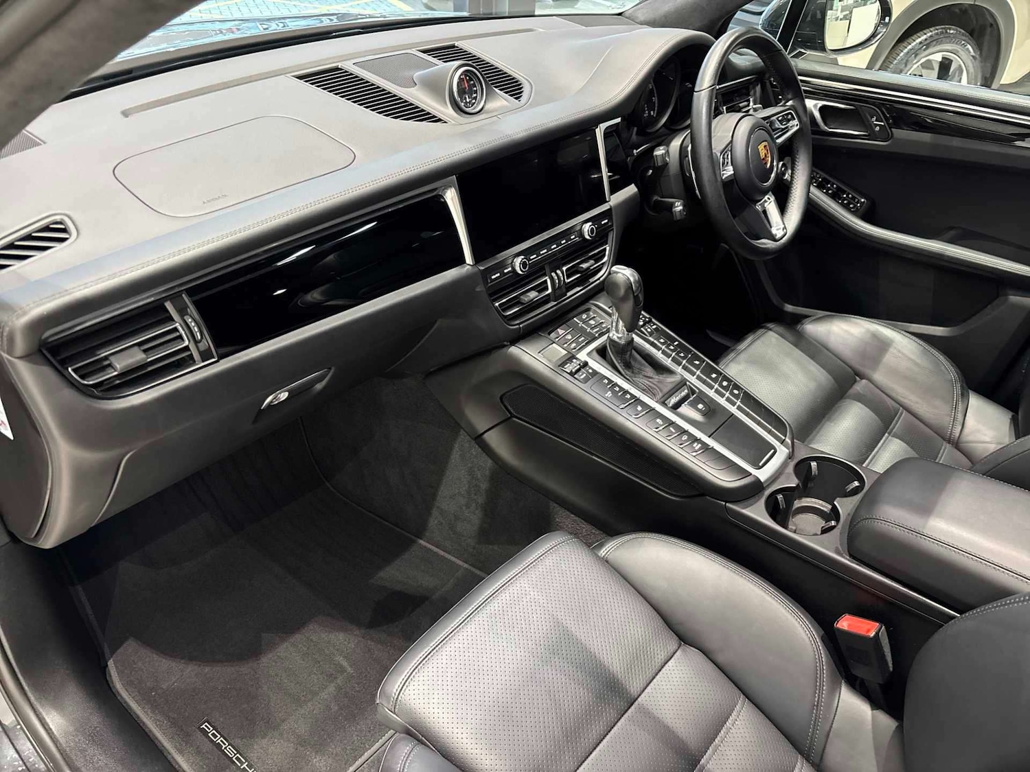 Used Porsche Macan 2020 for sale - 76809431: Photo 7