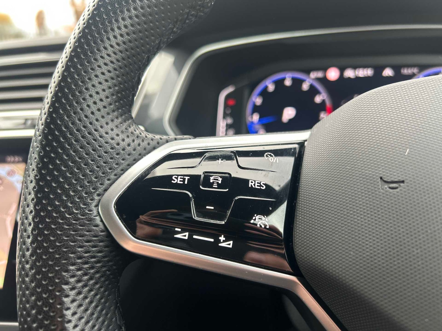 Used Volkswagen Tiguan 2023 for sale - 76450599: Photo 24