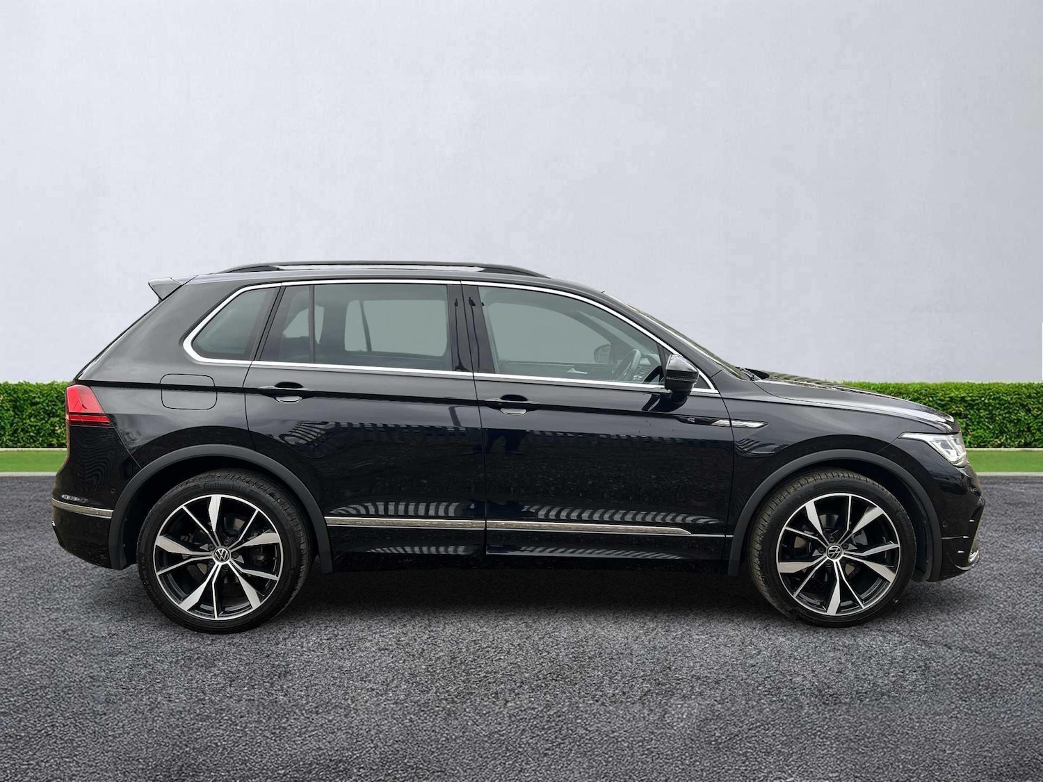 Used Volkswagen Tiguan 2023 for sale - 76450599: Photo 3