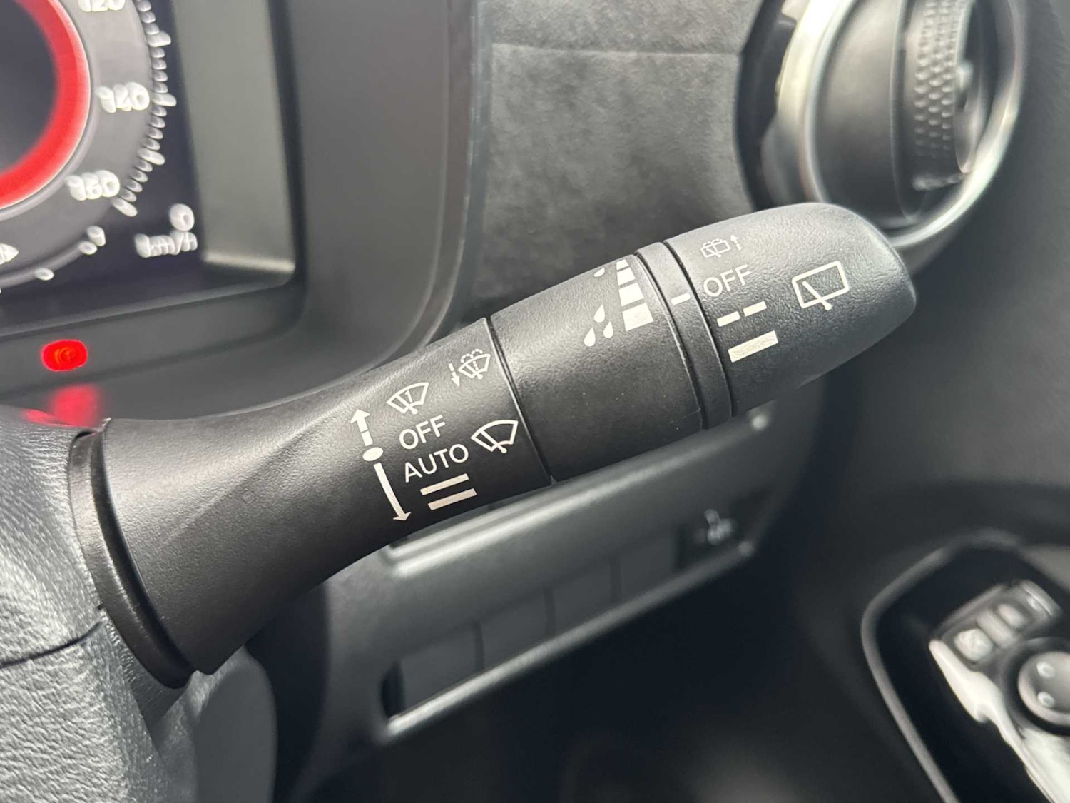 Used Nissan Juke 2024 for sale - 76115518: Photo 25