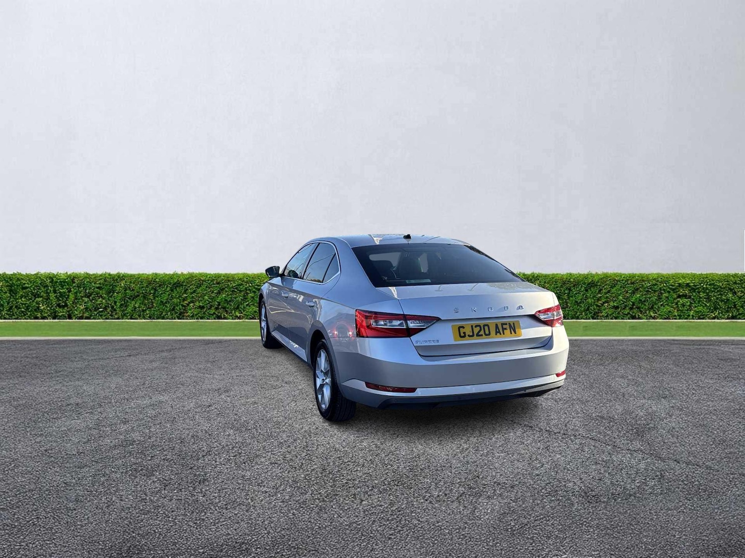 Used Skoda Superb 2020 for sale - 76402458: Photo 2