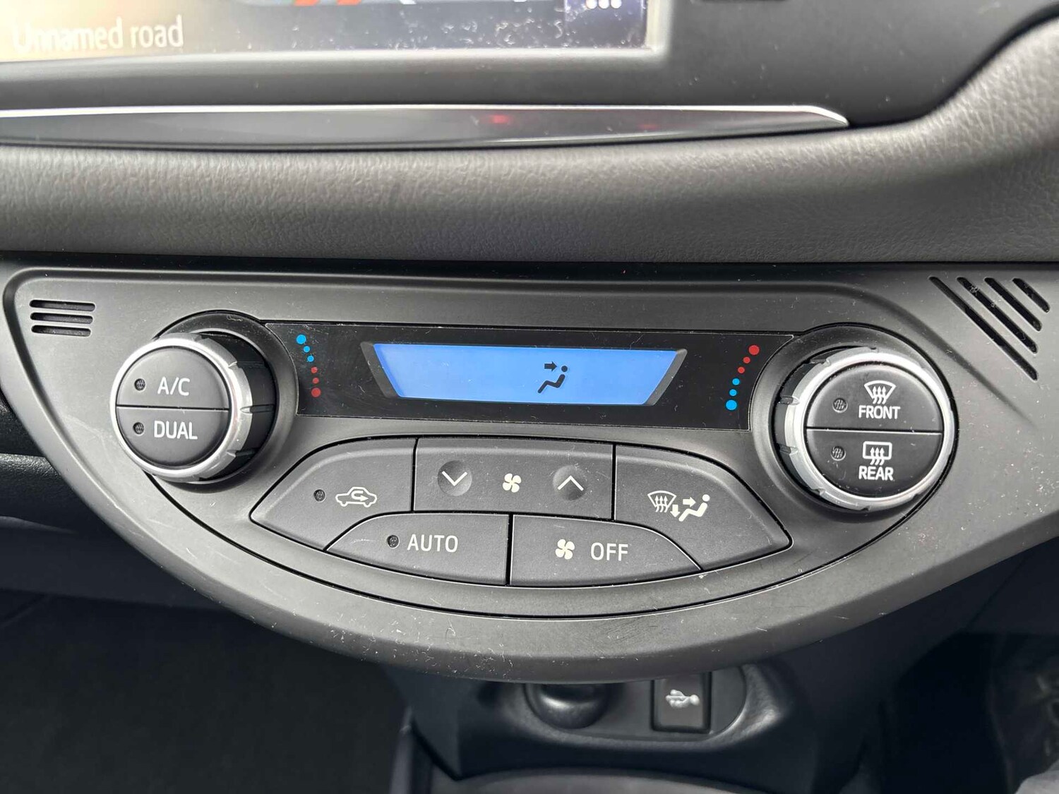 Used Toyota Yaris 2019 for sale - 77676365: Photo 11