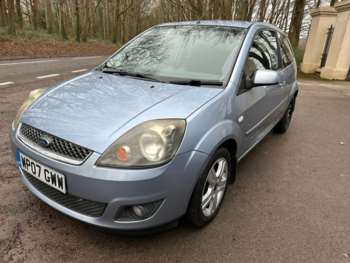 2007 (07) - 1.25 Zetec Climate Hatchback 3dr Petrol Manual (142 g/km, 74 bhp)