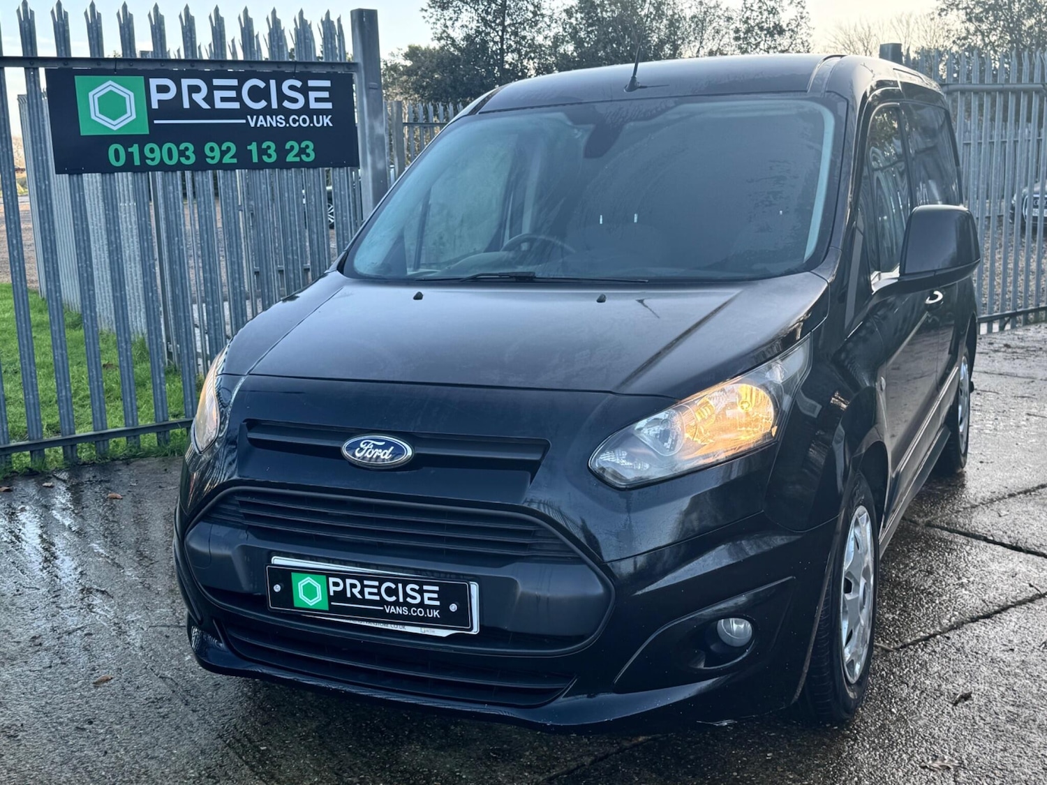 Used Ford Transit Connect 2015 for sale - 77143890: Photo 2