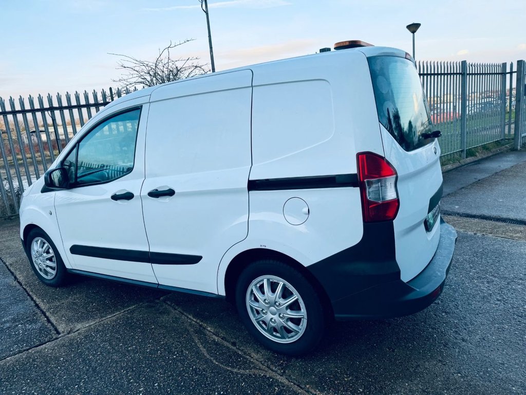 Used Ford Transit Courier 2017 for sale - 77378687: Photo 17
