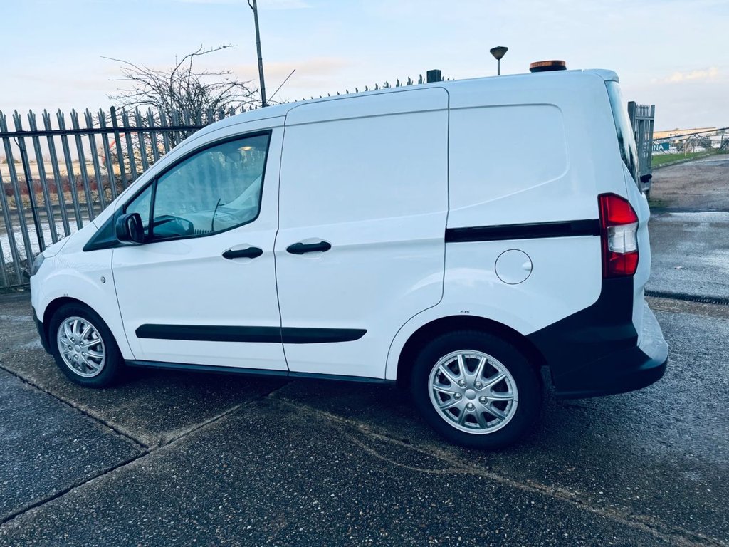 Used Ford Transit Courier 2017 for sale - 77378687: Photo 20