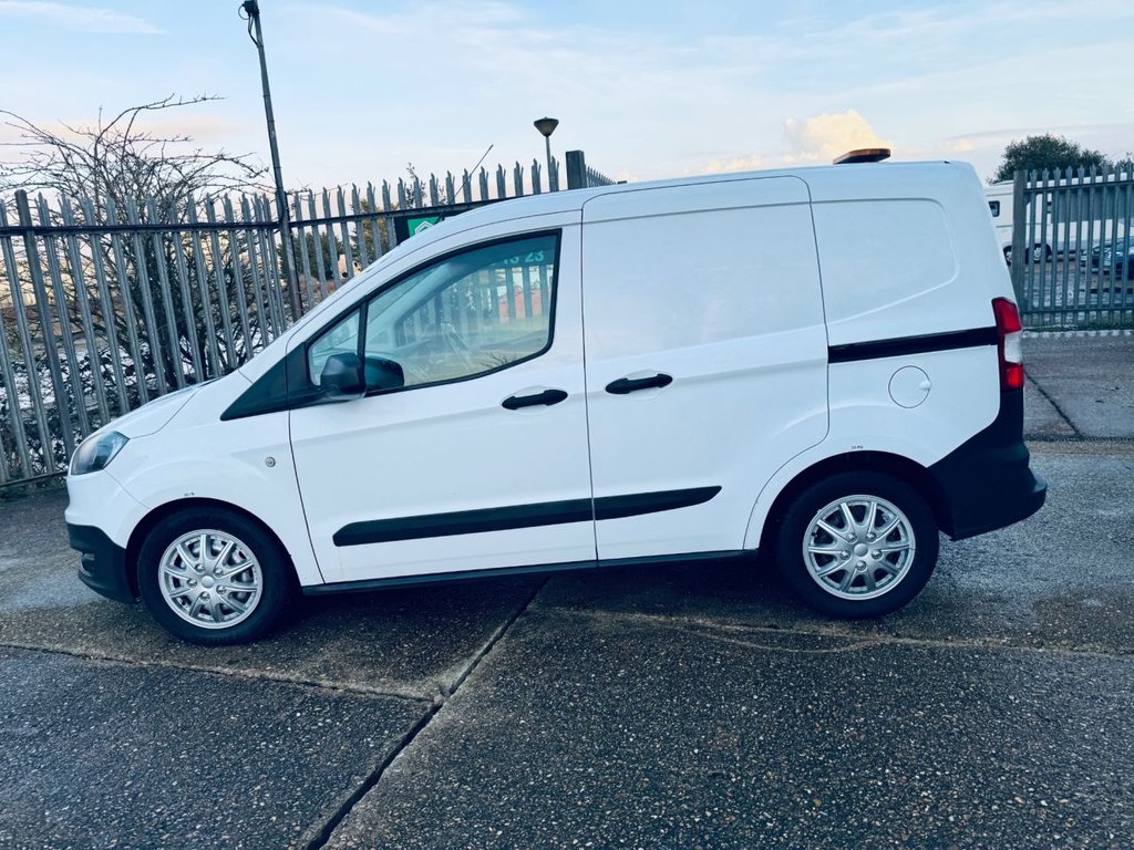 Used Ford Transit Courier 2017 for sale - 77378687: Photo 21