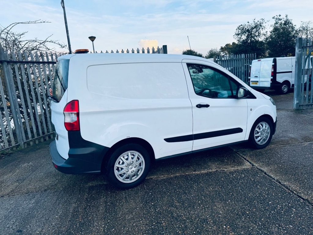Used Ford Transit Courier 2017 for sale - 77378687: Photo 40