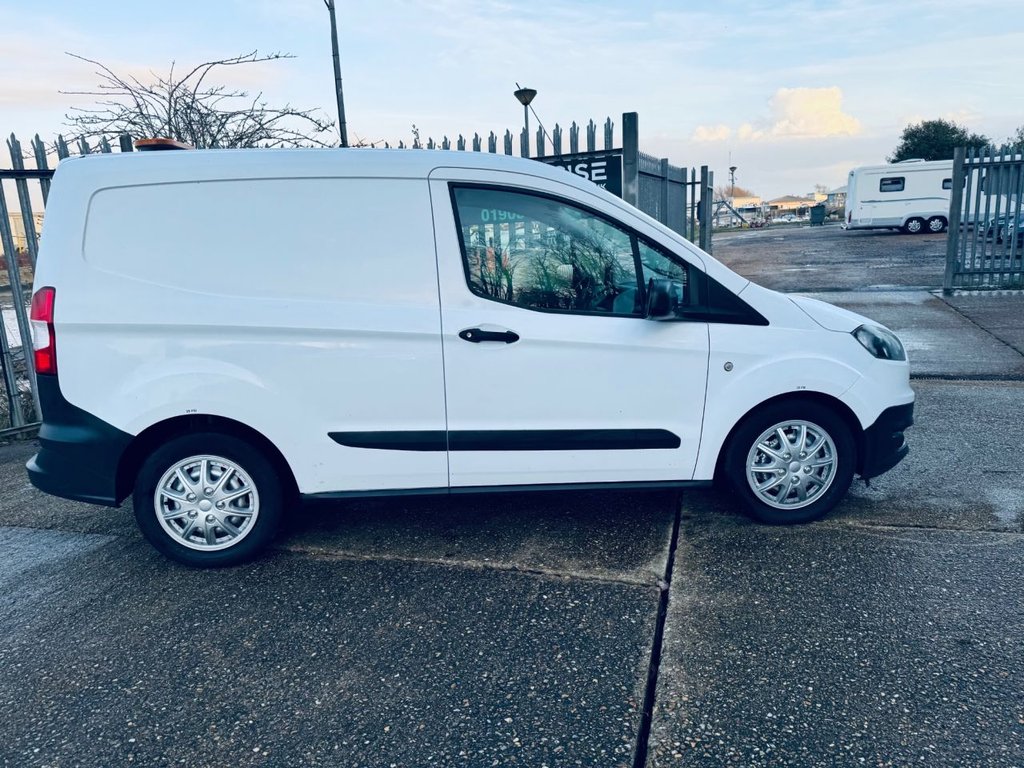 Used Ford Transit Courier 2017 for sale - 77378687: Photo 42