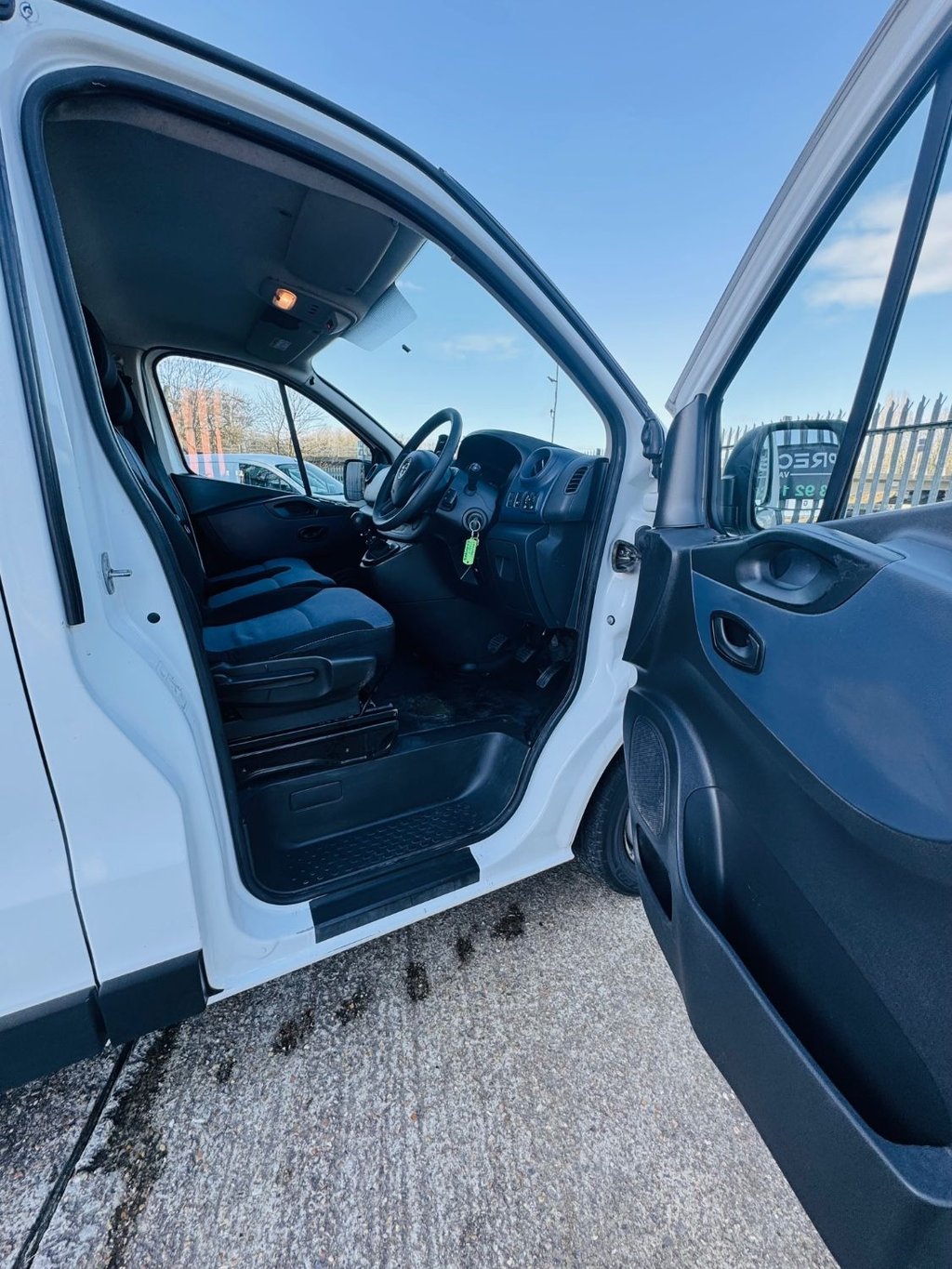 Used Vauxhall Vivaro 2014 for sale - 77378686: Photo 30
