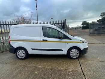 Used Ford Transit Courier 2017 for sale - 78444430: Photo