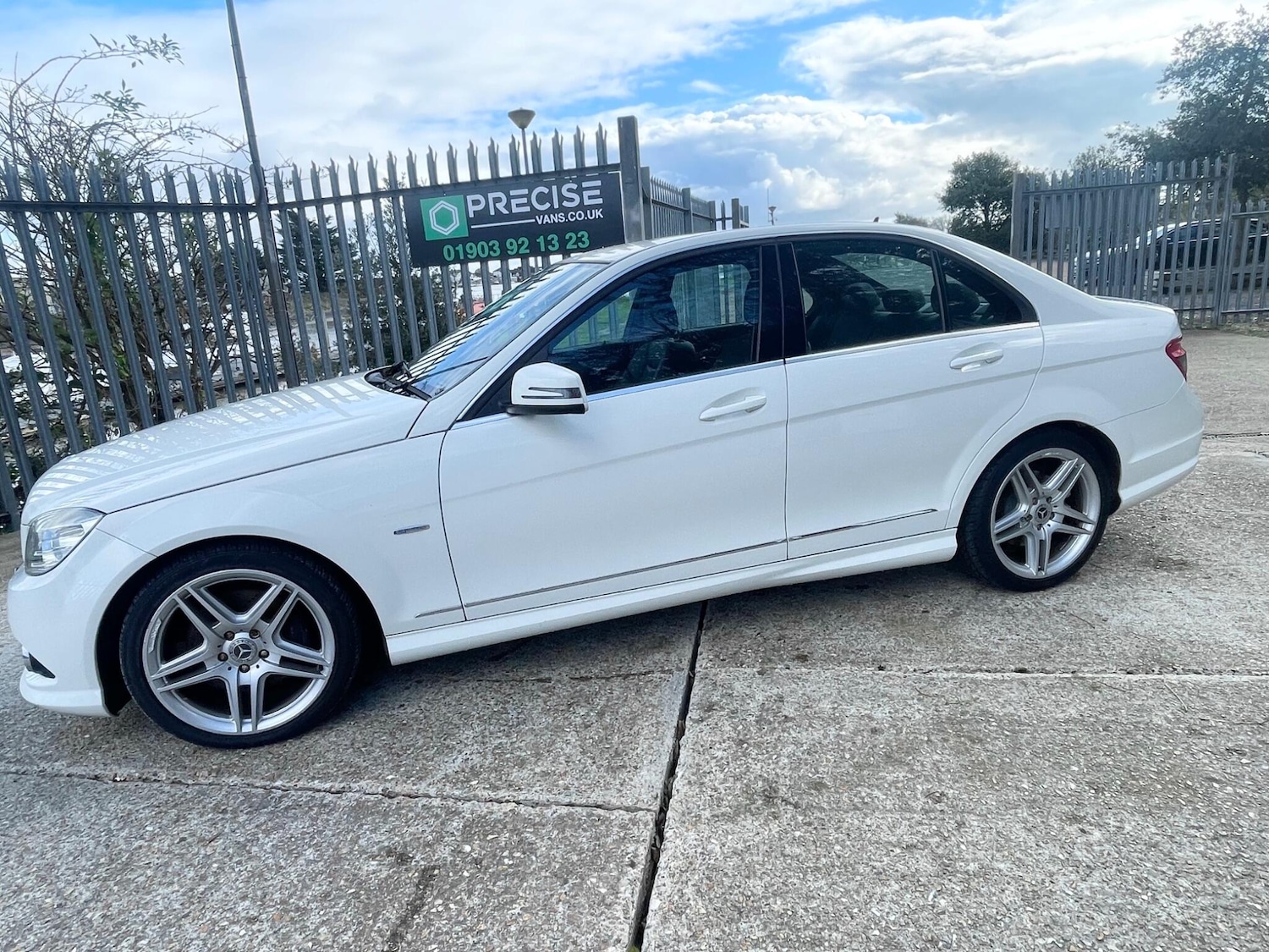 Used Mercedes-Benz C Class 2010 for sale - 77144620: Photo 24