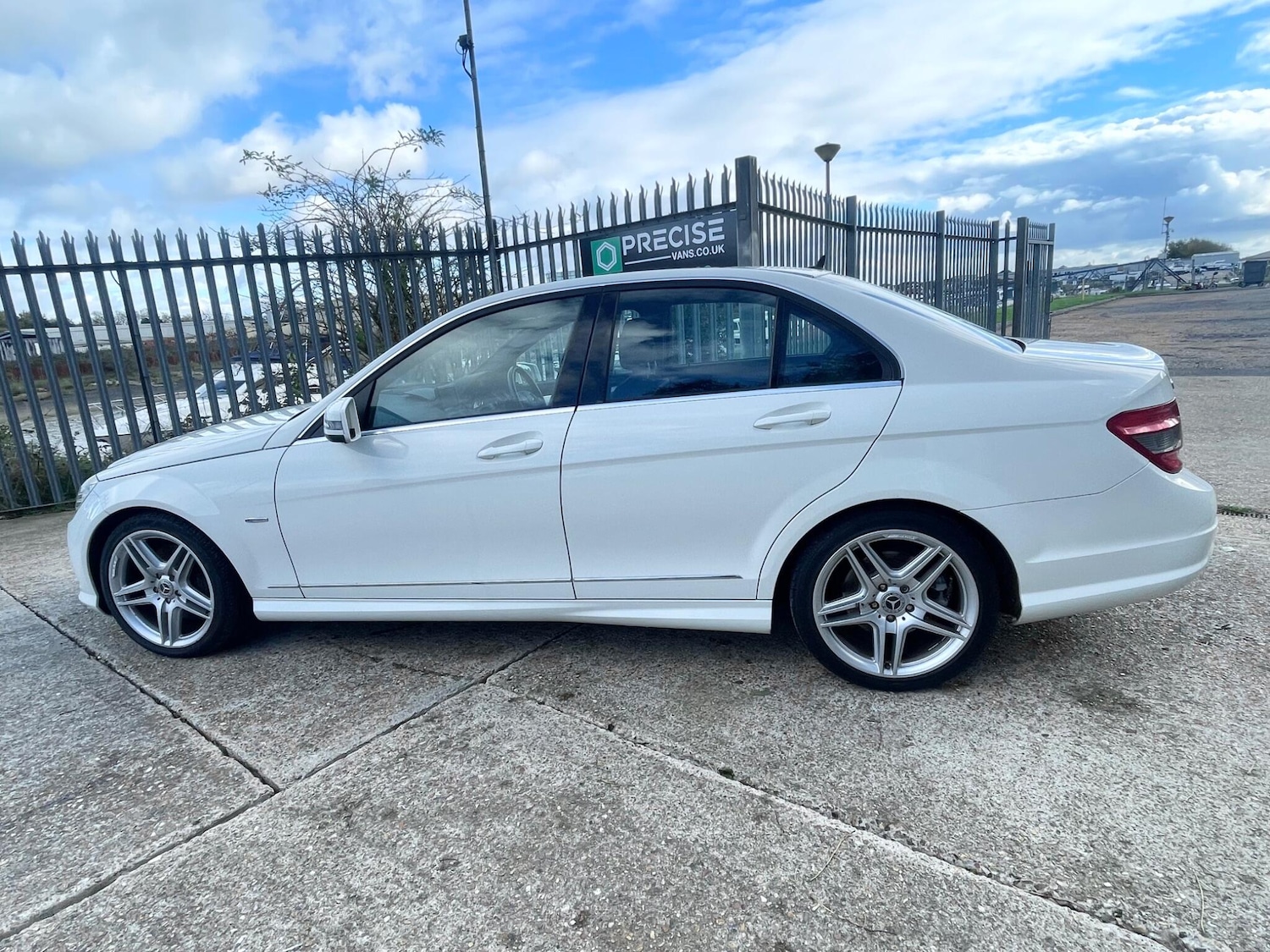 Used Mercedes-Benz C Class 2010 for sale - 77144620: Photo 26