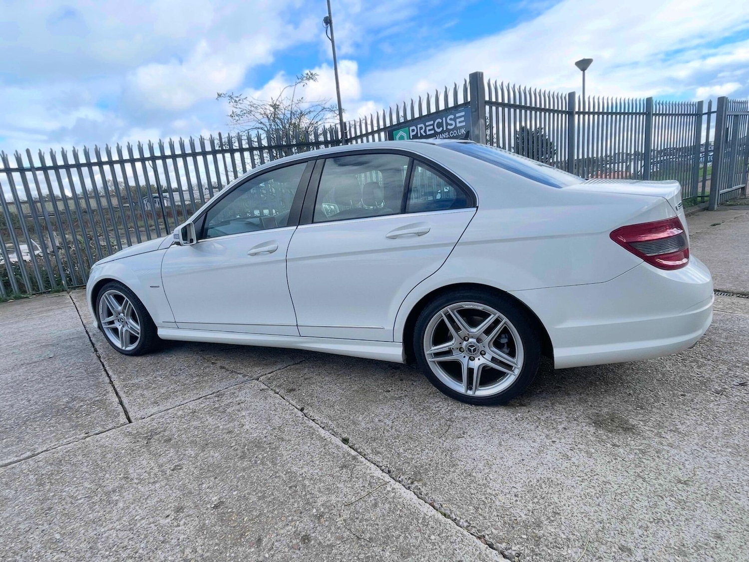 Used Mercedes-Benz C Class 2010 for sale - 77144620: Photo 27