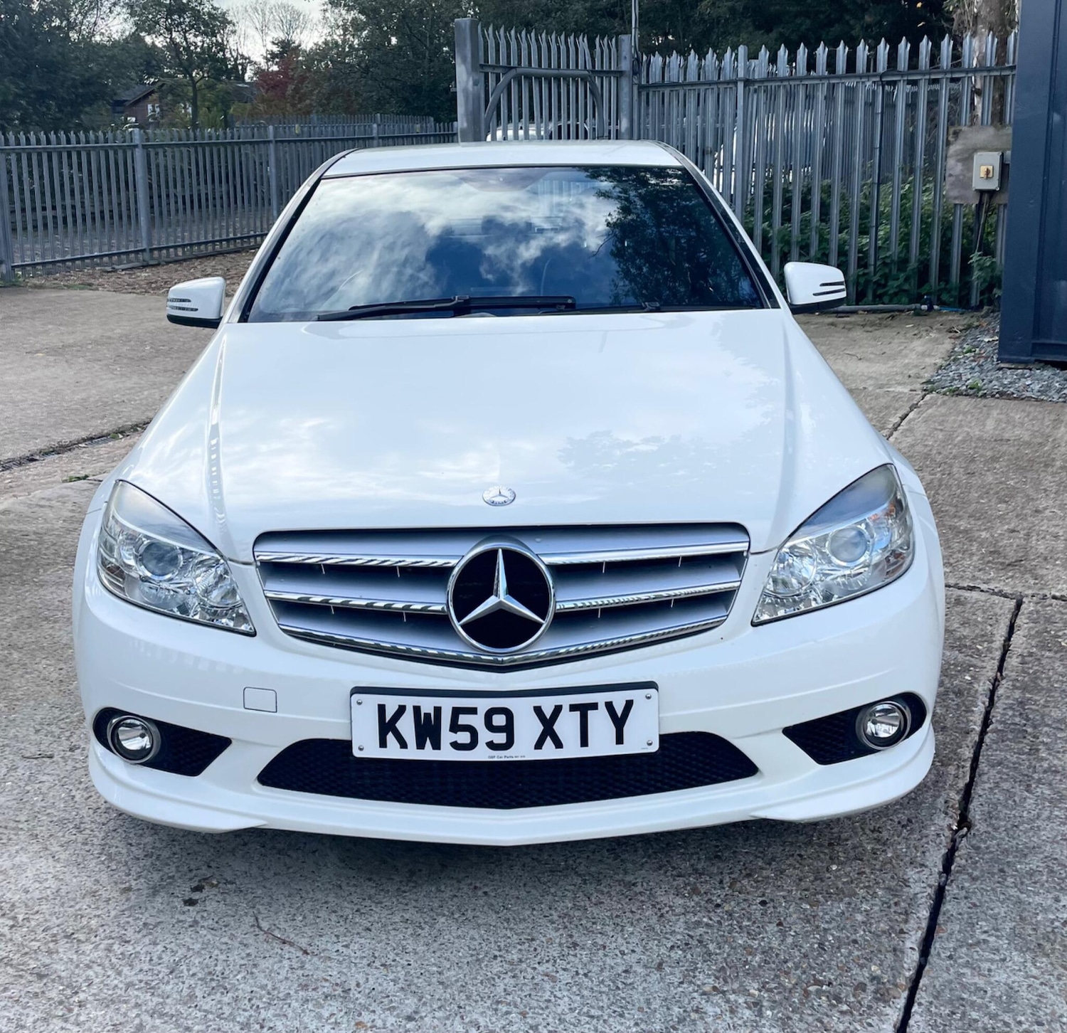 Used Mercedes-Benz C Class 2010 for sale - 77144620: Photo 3