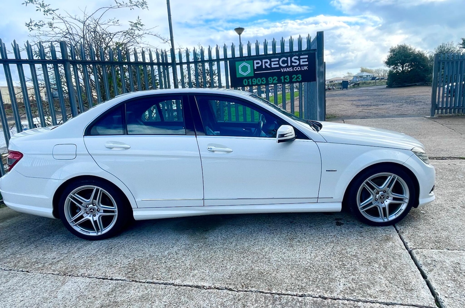 Used Mercedes-Benz C Class 2010 for sale - 77144620: Photo 35