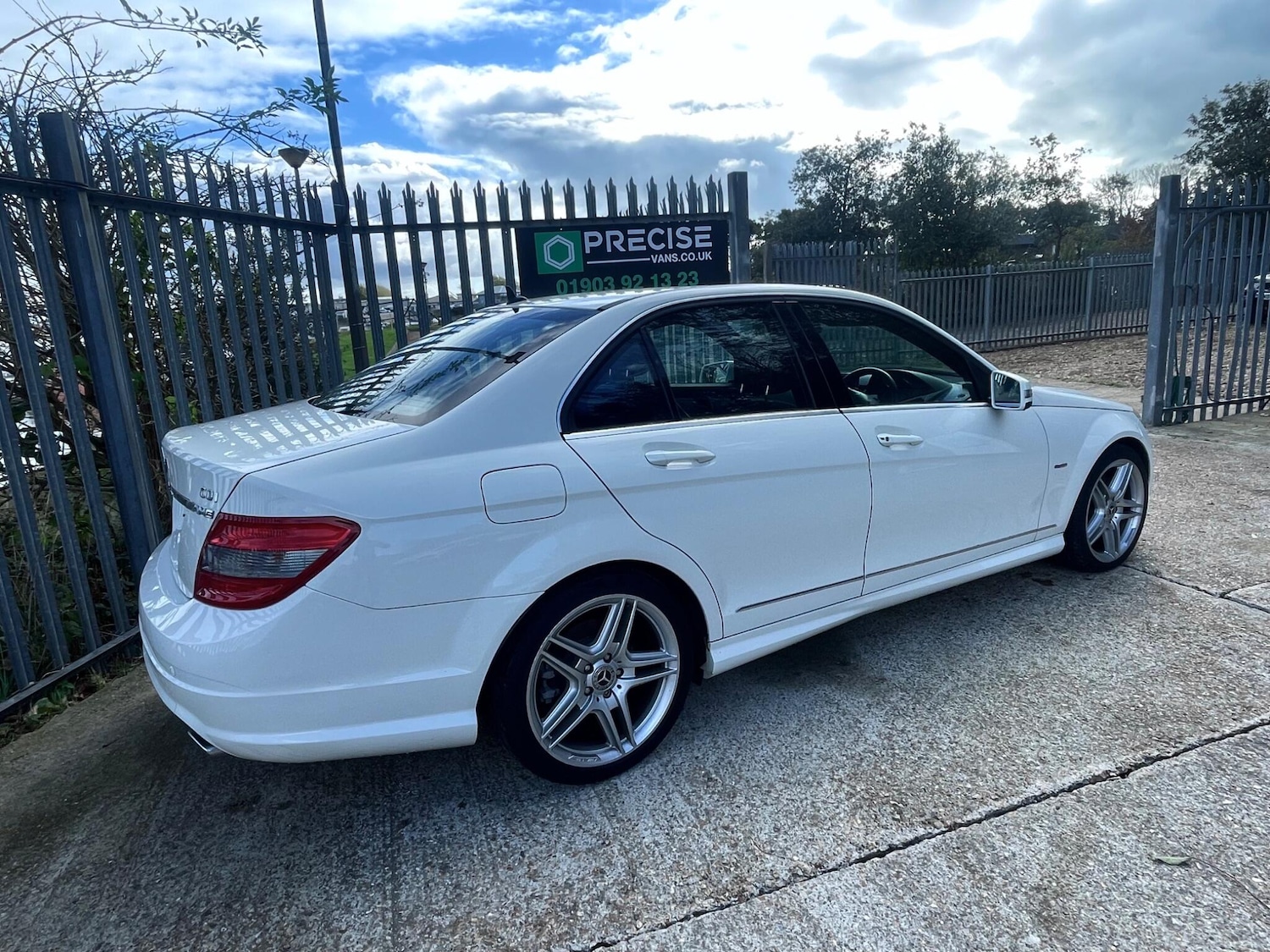 Used Mercedes-Benz C Class 2010 for sale - 77144620: Photo 38