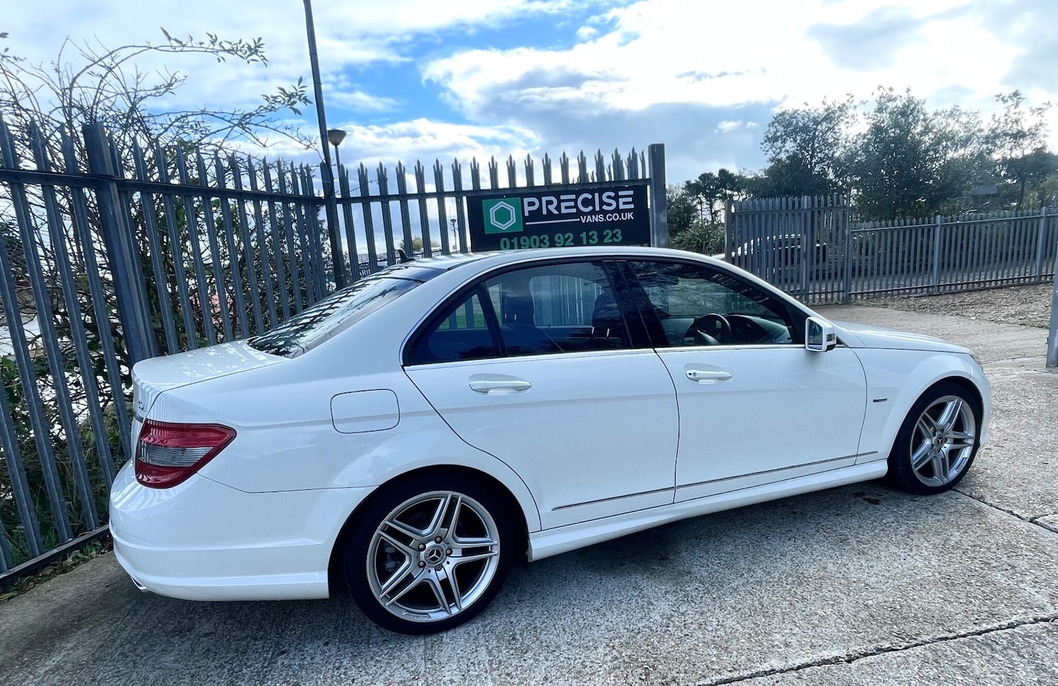 Used Mercedes-Benz C Class 2010 for sale - 77144620: Photo 70
