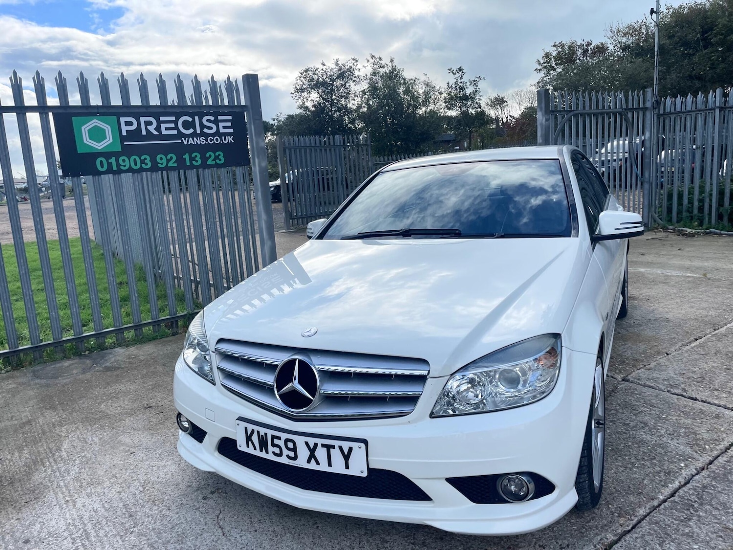 Used Mercedes-Benz C Class 2010 for sale - 77144620: Photo 74